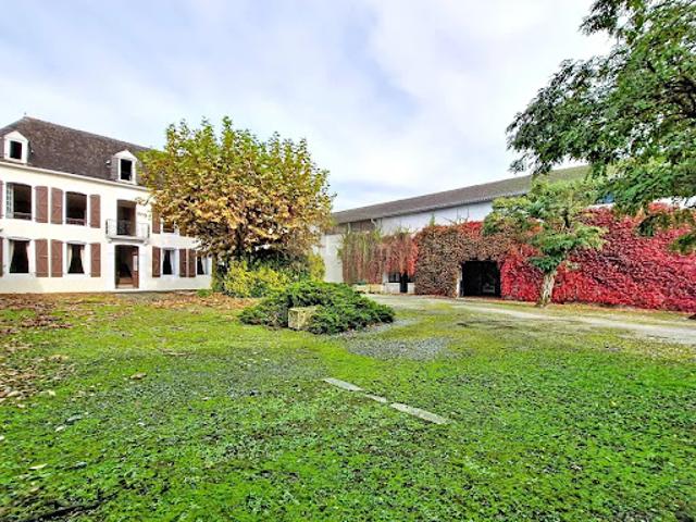 Vente Maison 10 pièces 282 m2 Bordes