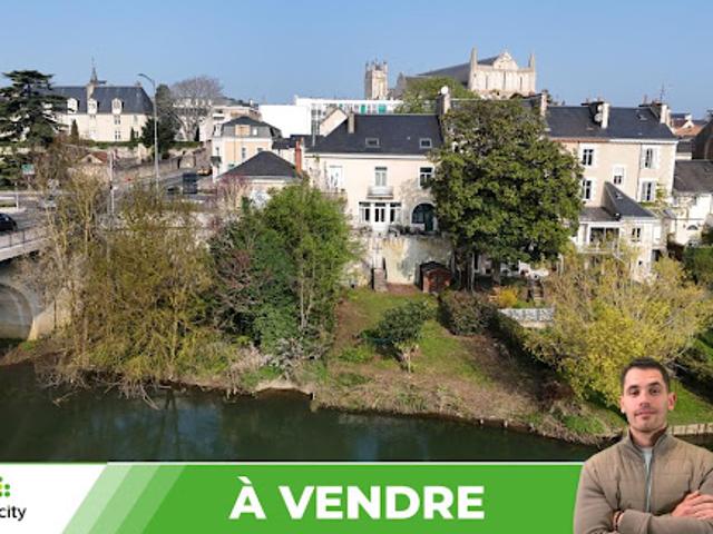 Vente Propriété 10 pièces 202 m2 Poitiers