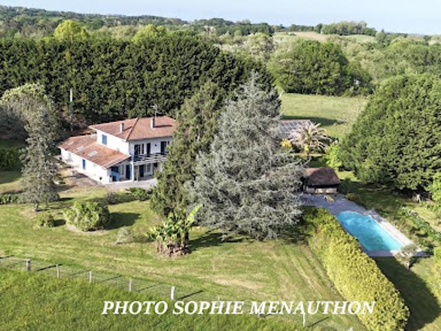 Vente Propriété 10 pièces 223 m2 Saint Martin de Seignanx