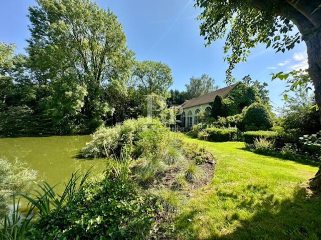 Vente Propriété 10 pièces 390 m2 Saint Léger en Yvelines