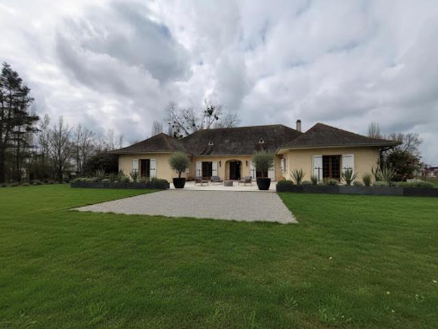 Vente Propriété 10 pièces 300 m2 Saint Denis de Pile