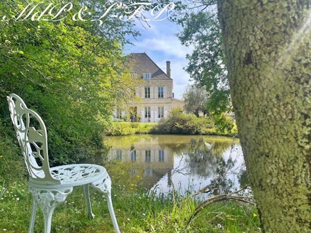 Vente Propriété 10 pièces 485 m2 La Clotte