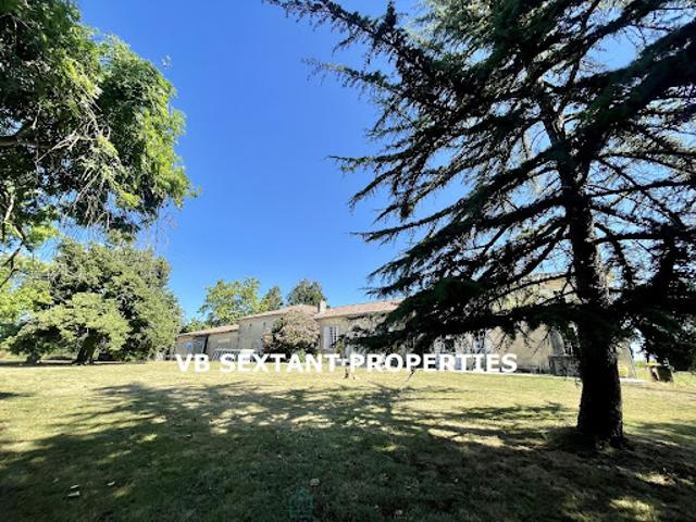 Vente Propriété 10 pièces 380 m2 Sauveterre de Guyenne