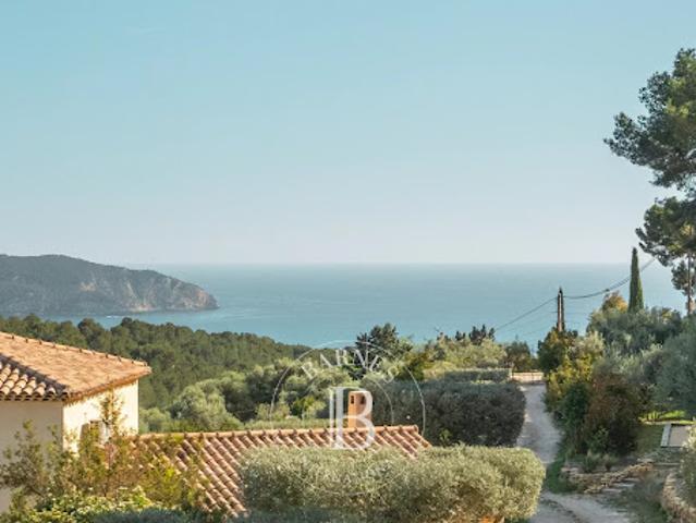 Vente Propriété 10 pièces 405 m2 Ceyreste