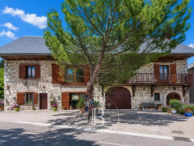Vente Propriété 11 pièces 182 m2 La Balme de Sillingy