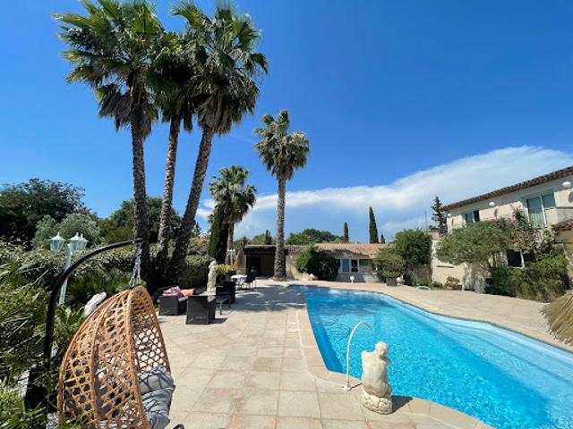 Vente Propriété 11 pièces 264 m2 Roquebrune sur Argens