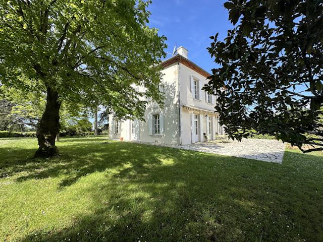 Vente Propriété 11 pièces 350 m2 Agen