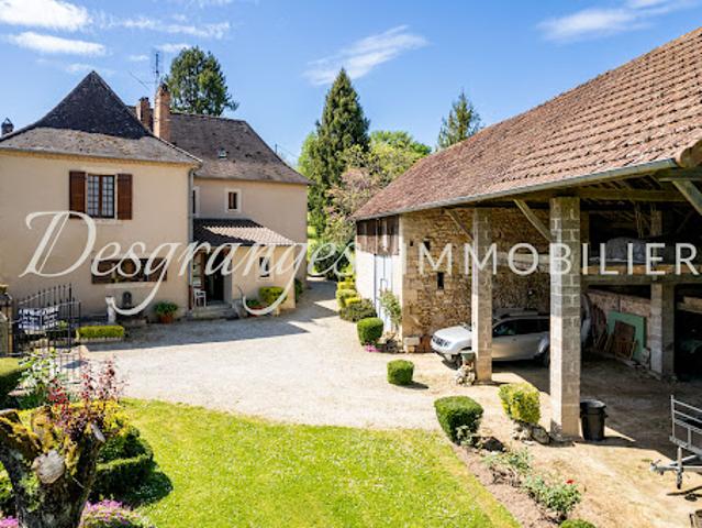 Vente Propriété 11 pièces 309 m2 Hautefort