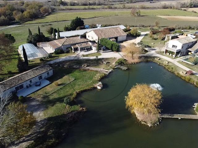Vente Propriété 11 pièces 460 m2 Barjac