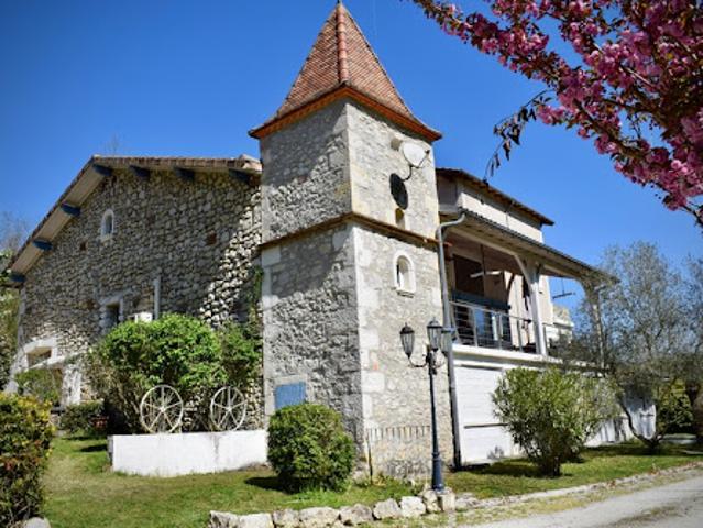 Vente Propriété 11 pièces 420 m2 Laroque Timbaut