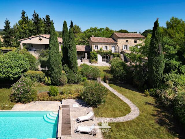 Vente Propriété 12 pièces 375 m2 Uzès