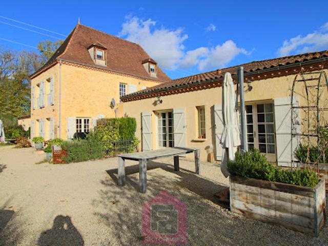 Vente Propriété 12 pièces 395 m2 Prayssac