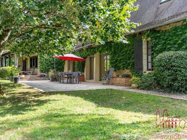 Vente Propriété 12 pièces 305 m2 Villamblard