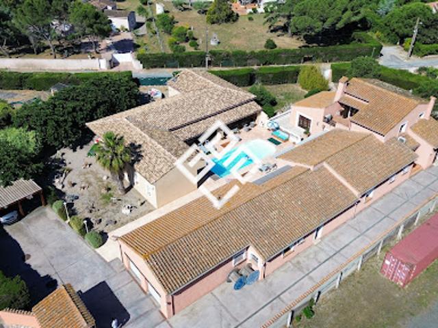 Vente Propriété 12 pièces 493.65 m2 Lézignan Corbières
