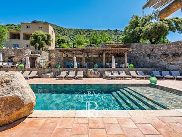 Vente Propriété 13 pièces 291 m2 Pietralba