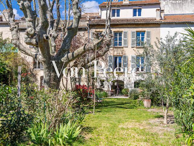 Vente Propriété 14 pièces 350 m2 Villeneuve les avignon