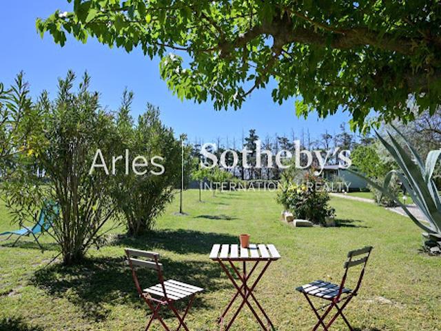 Vente Propriété 14 pièces 350 m2 Arles