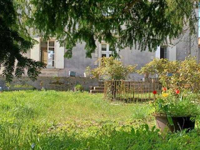 Vente Propriété 14 pièces 355.5 m2 Fontenay le Comte