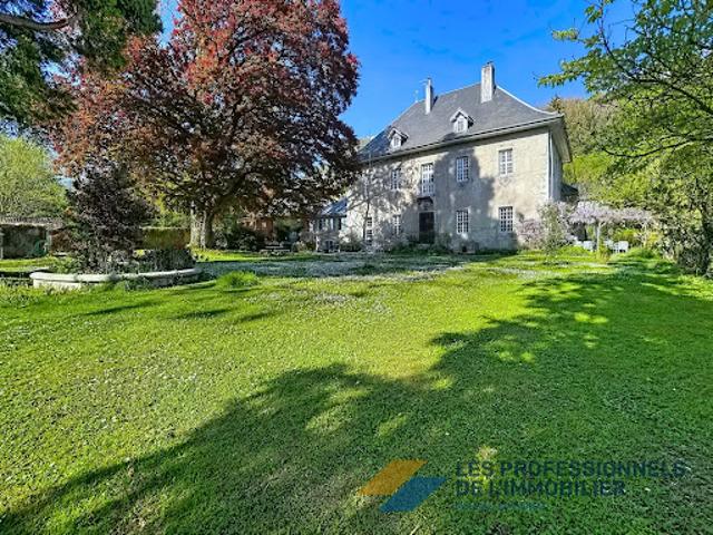Vente Propriété 15 pièces 455 m2 Chambery