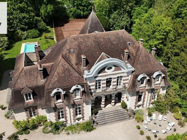 Vente Maison 15 pièces 665 m2 Saint Julien les Villas