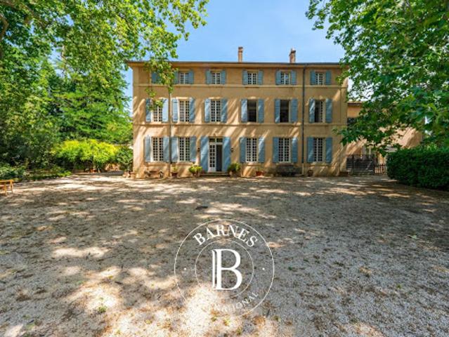Vente Propriété 15 pièces 720 m2 Les milles