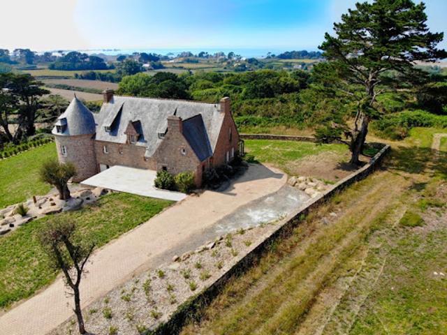 Vente Propriété 16 pièces 352 m2 Plougrescant