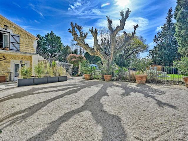 Vente Propriété 16 pièces 367 m2 Avignon