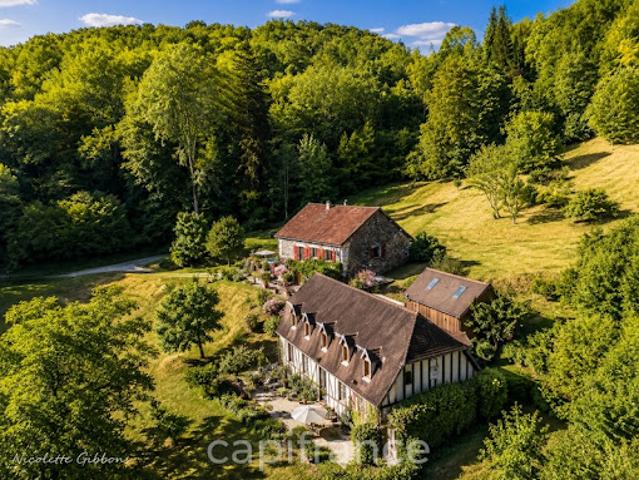 Vente Propriété 16 pièces 375 m2 Beaulieu sur Dordogne
