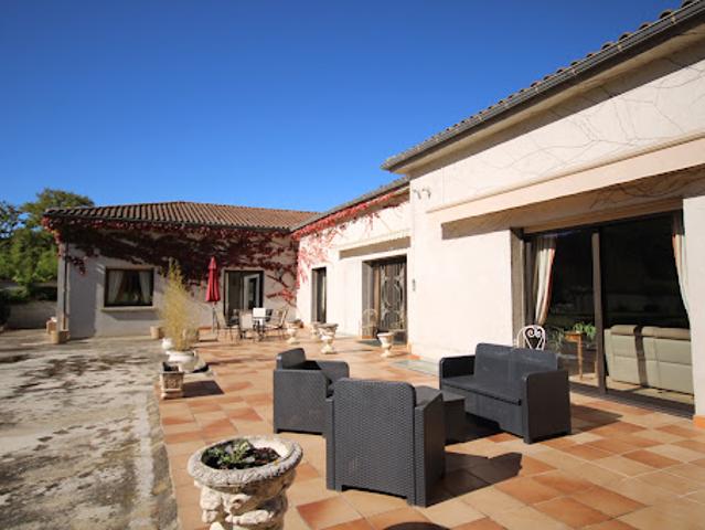 Vente Propriété 16 pièces 322 m2 Roquefixade