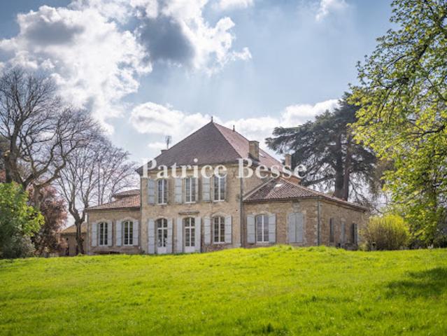 Vente Propriété 16 pièces 680 m2 Agen