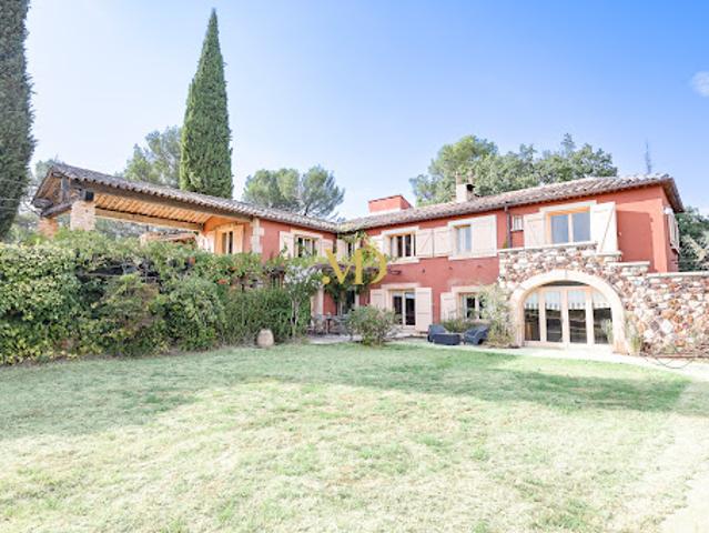 Vente Propriété 10 pièces 210 m2 Roussillon