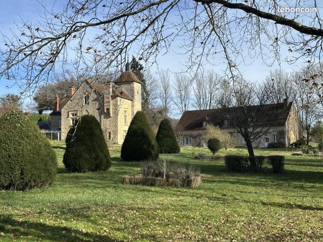 Vente | Propriété | 17p | 9ch | 540 m² | Nevers | Jardin · Piscine