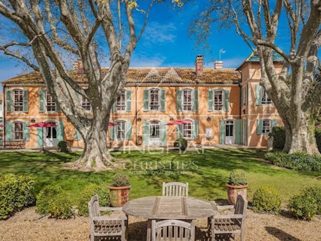 Vente Propriété 18 pièces 920 m2 Mas thibert