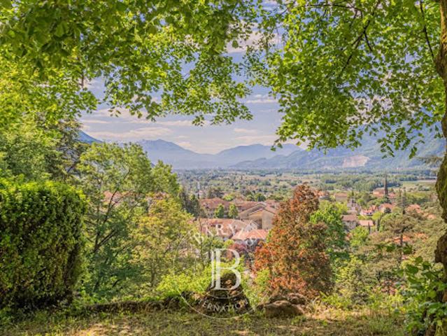 Vente Propriété 19 pièces 573 m2 Voreppe