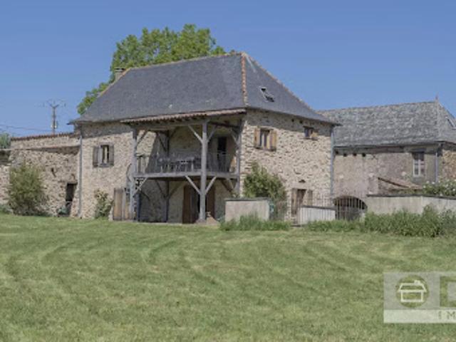 Vente Propriété 1 pièce 180.5 m2 Montirat