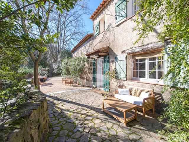 Vente Propriété 200 m2 Cogolin