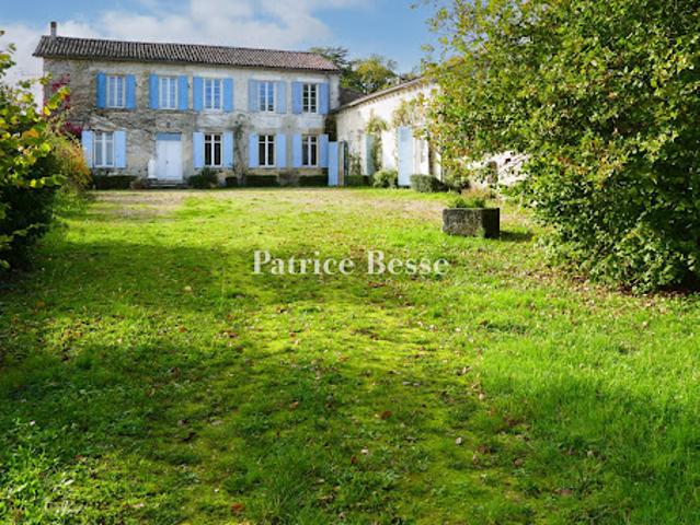 Vente Propriété 20 pièces 670 m2 Cognac