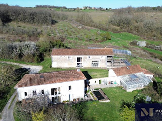 Vente Propriété 20 pièces 888 m2 Boisné La Tude