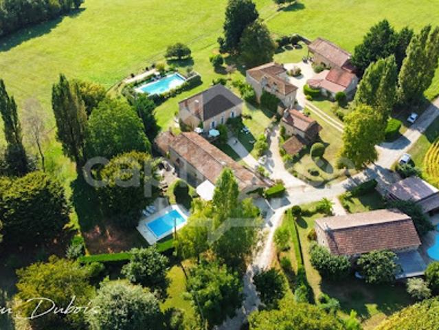 Vente Propriété 24 pièces 602 m2 Sauveterre la Lémance