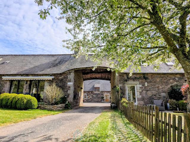 Vente Propriété 28 pièces 535 m2 Cléguérec