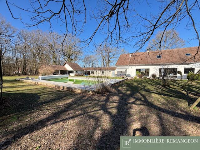 Vente Propriété 7 pièces 349 m2 Vierzon