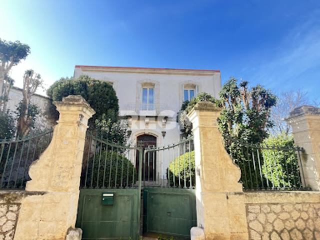 Vente Propriété 7 pièces 185.25 m2 Montbazin