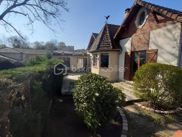 Vente Propriété 7 pièces 200 m2 Germaine