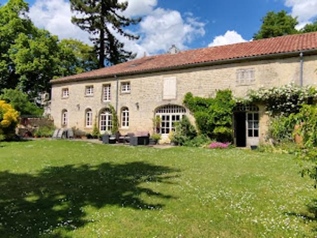 Vente Propriété 7 pièces 217 m2 Blanzay sur Boutonne