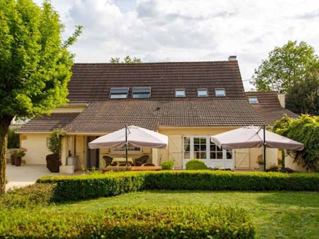 Vente Propriété 7 pièces 236 m2 Lugny lès Charolles