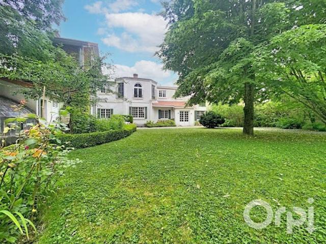 Vente Propriété 7 pièces 231 m2 Clamart