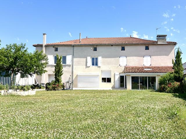 Vente Propriété 7 pièces 245 m2 Montverdun