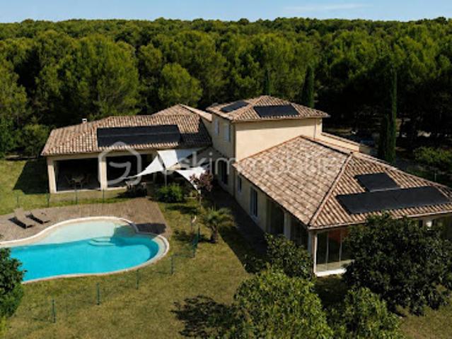Vente Propriété 7 pièces 245 m2 Lambesc