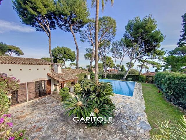 Vente Propriété 7 pièces 248 m2 Antibes