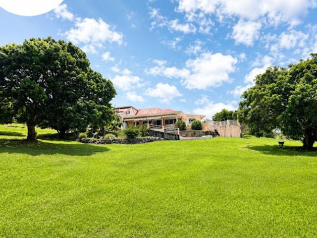 Vente Propriété 7 pièces 242.33 m2 Gourbeyre